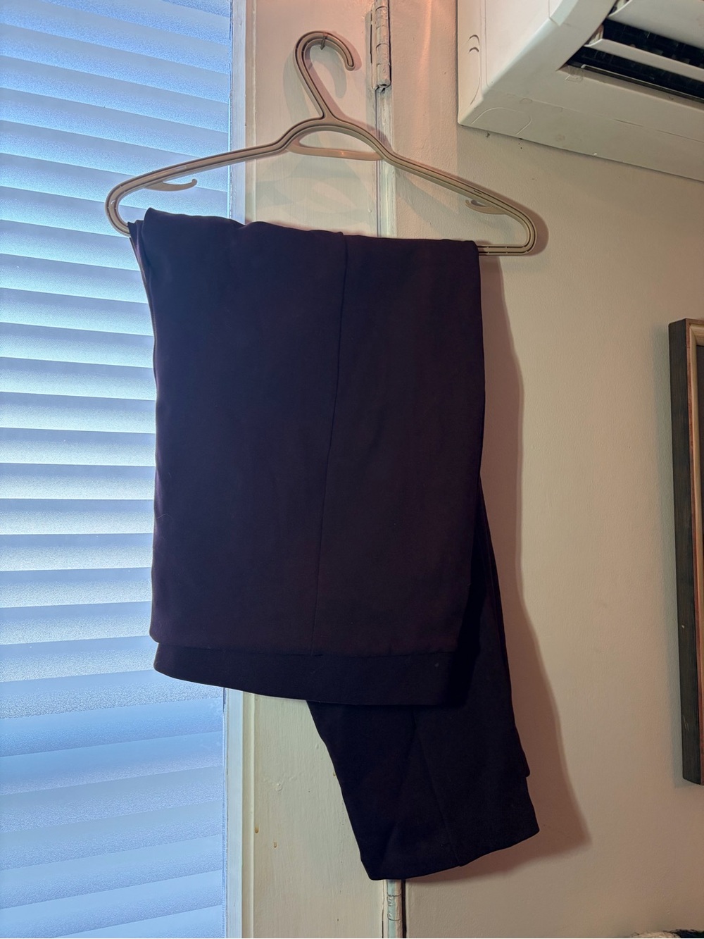 Old Navy Women's Skinny Pants in maroon M2